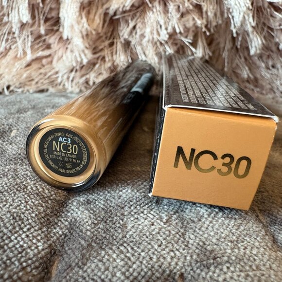 MAC Studio Radiance 24hr Luminous Lift Concealer NC30 - New in Box - Picture 3 of 6